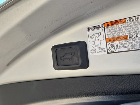 Used 2015 Toyota RAV4 Limited w/ Technology Package AWD/4WD image 29