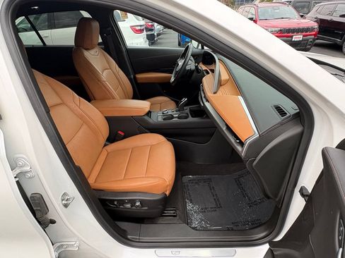 Used 2024 Cadillac XT4 Premium Luxury w/ Active Safety Package AWD/4WD image 25