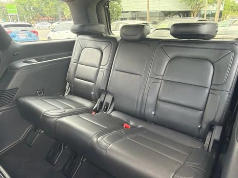 Used 2018 Lincoln Navigator Reserve w/ Technology Package AWD/4WD image 17