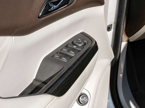 Used 2018 GMC Acadia SLT image 44