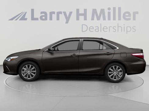 Used 2015 Toyota Camry XLE w/ Moonroof Package FWD image 3