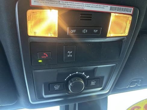 Certified 2023 Toyota Tacoma TRD Off-Road image 19