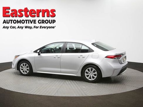 Used 2022 Toyota Corolla LE image 62
