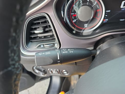 Used 2022 Dodge Challenger R/T Scat Pack RWD image 22