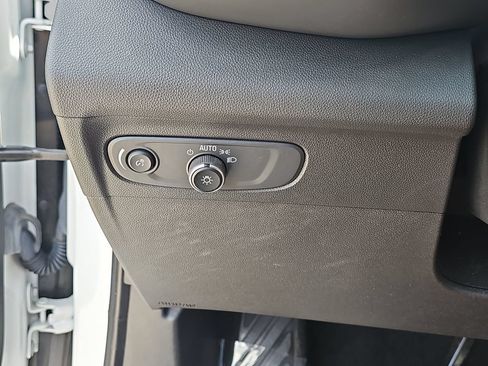 Certified 2023 Buick Envision Essence AWD/4WD image 31