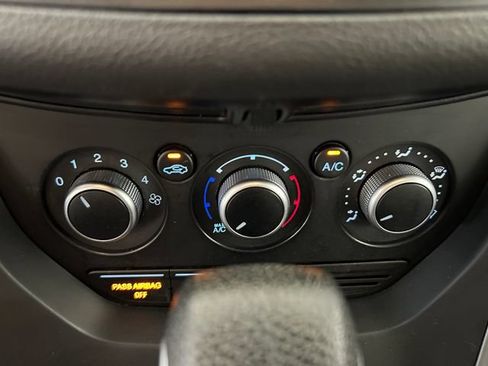 Used 2015 Ford Escape SE FWD image 21