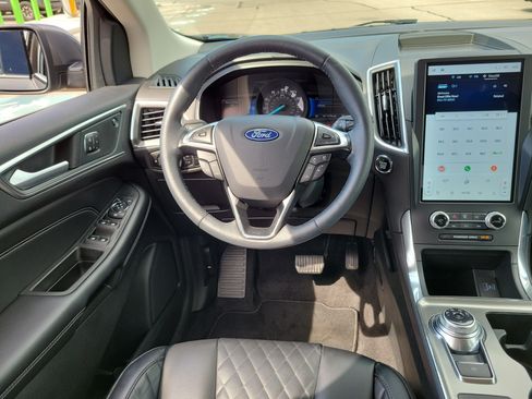 Used 2024 Ford Edge Titanium AWD/4WD image 12