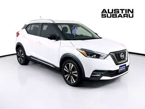 Used 2019 Nissan Kicks SR FWD image 1