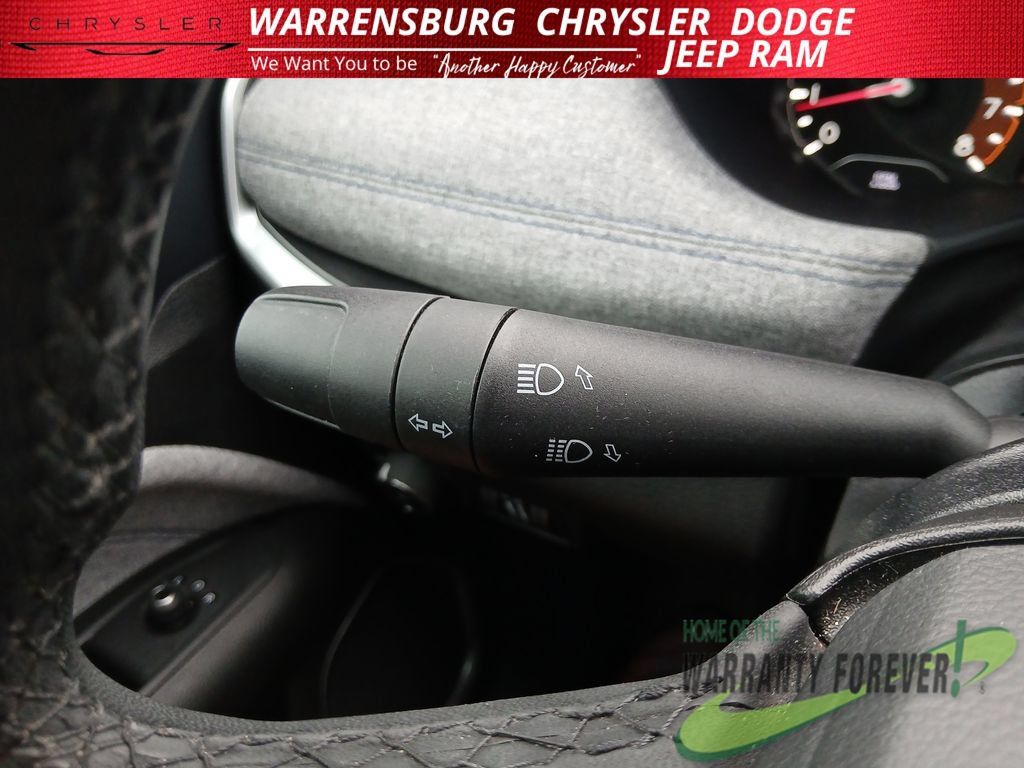 Used 2024 Jeep Compass Latitude AWD/4WD image 17