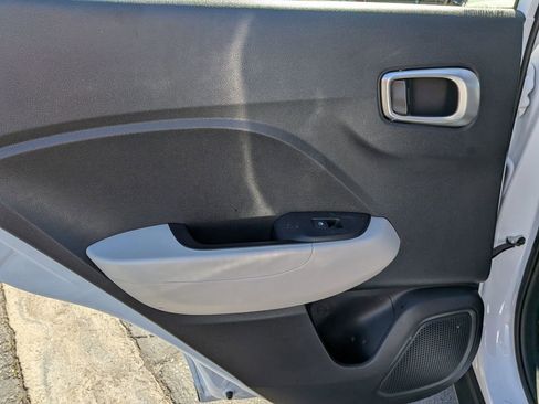 Used 2025 Hyundai Venue SEL FWD image 26
