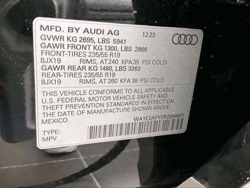 Used 2024 Audi Q5 e Premium Plus w/ Premium Plus Package AWD/4WD image 33