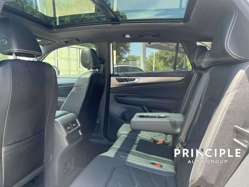 Certified 2024 Volkswagen Atlas Cross Sport SE FWD image 28