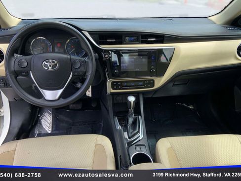 Used 2018 Toyota Corolla LE FWD image 15