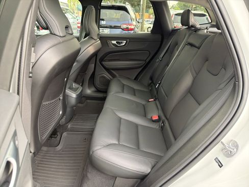 Certified 2024 Volvo XC60 B5 Plus w/ Protection Package Premier AWD/4WD image 32