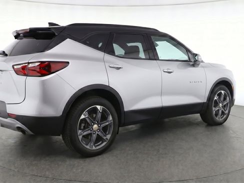 Used 2025 Chevrolet Blazer LT FWD image 9