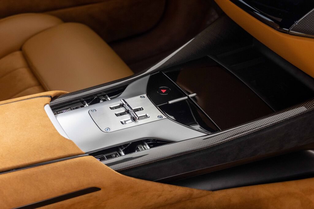 Used 2025 Ferrari Purosangue AWD/4WD image 54