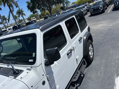 Used 2022 Jeep Wrangler Unlimited Sport image 14
