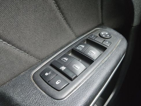 Used 2023 Dodge Charger SXT RWD image 27