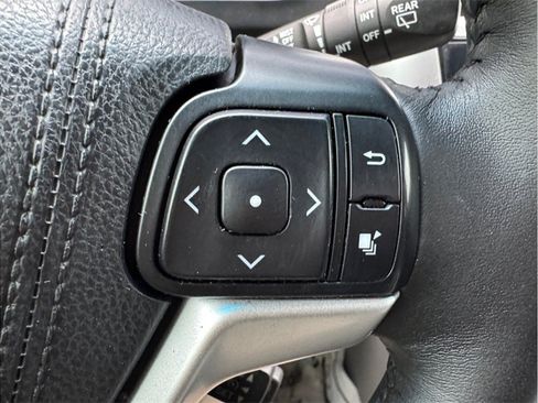 Used 2016 Toyota Highlander Limited AWD/4WD image 13