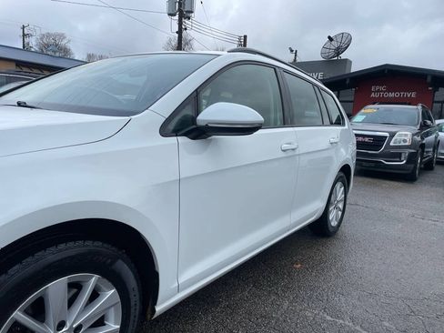 Used 2016 Volkswagen Golf S FWD image 9