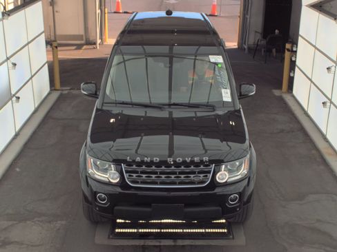 Used 2016 Land Rover LR4 HSE image 2