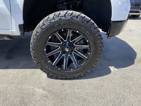 Used 2022 Chevrolet Silverado 1500 LT Trail Boss w/ LT Trail Boss Premium Package AWD/4WD image 29