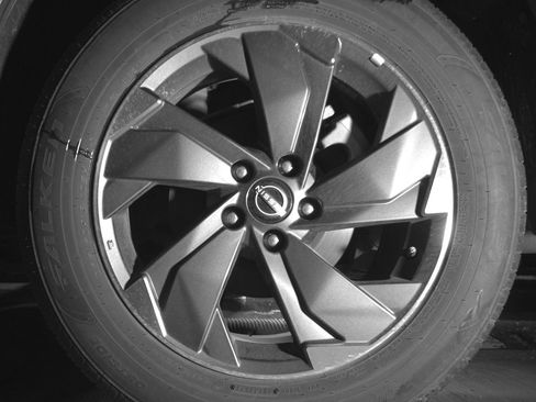 Used 2025 Nissan Rogue SV image 14