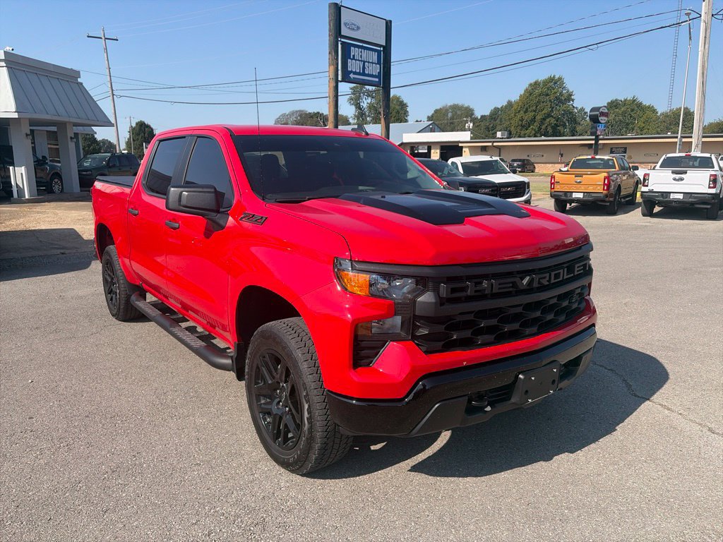 Used 2024 Chevrolet Silverado 1500 Custom Trail Boss w/ Turbomax Blackout Package AWD/4WD image 8