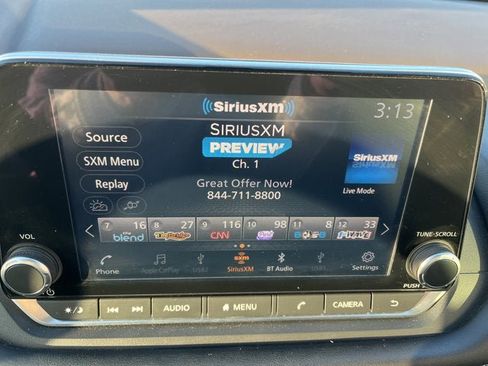 Used 2021 Nissan Rogue SV image 11