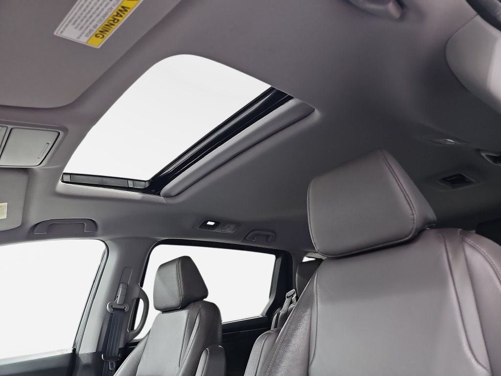 Used 2018 Honda Odyssey EX-L image 32