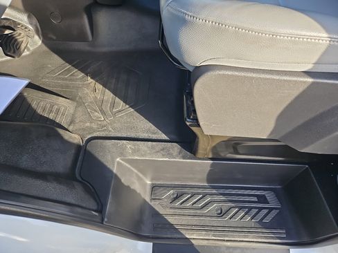 Used 2019 Ford Transit 350 XL image 15