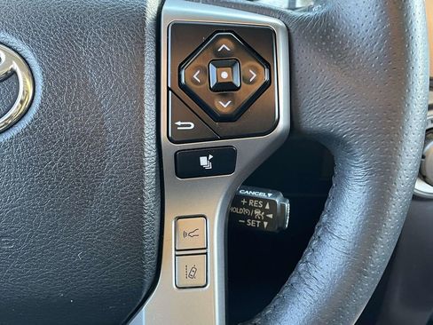 Used 2022 Toyota 4Runner SR5 image 11