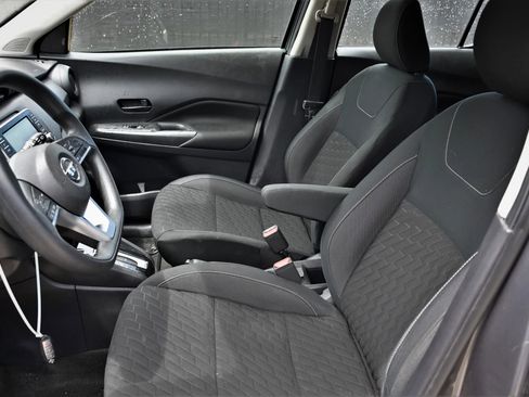 Used 2021 Nissan Kicks S FWD image 11