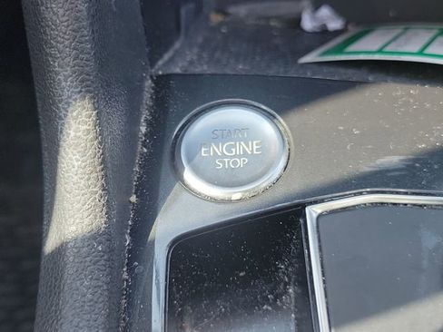 Used 2018 Volkswagen Tiguan SEL image 27