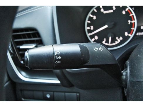 Certified 2022 Nissan Rogue SV FWD image 17