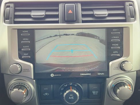 Used 2020 Toyota 4Runner SR5 Premium image 19