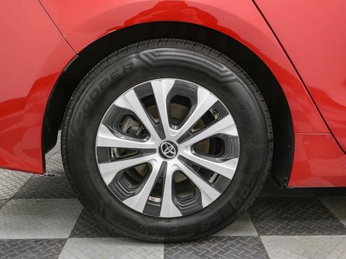 Used 2020 Toyota Prius Prime XLE image 17