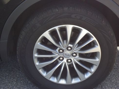 Used 2017 Lincoln MKX Select w/ Select Plus Package image 9