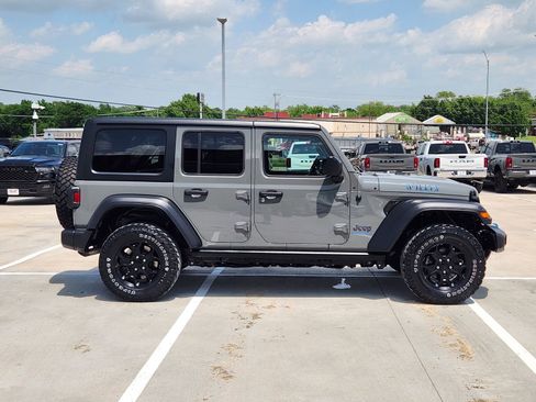 Used 2023 Jeep Wrangler Unlimited w/ Cold Weather Group AWD/4WD image 7