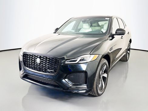 Used 2024 Jaguar F-PACE R-Dynamic S image 4