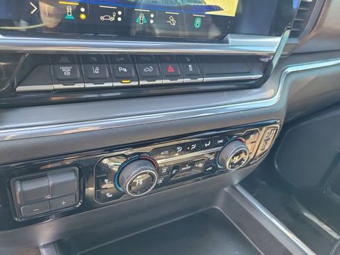 Used 2024 Chevrolet Silverado 3500 High Country AWD/4WD image 20