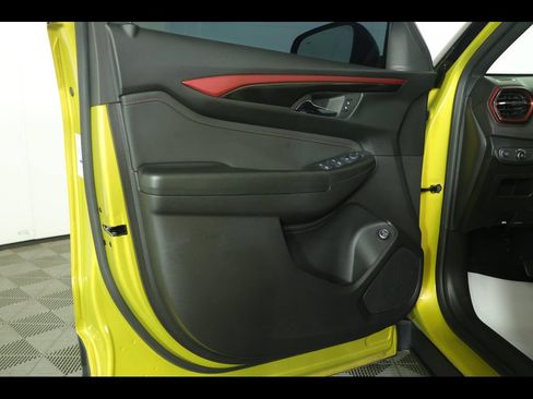 Used 2025 Chevrolet TrailBlazer RS w/ Convenience Package FWD image 22