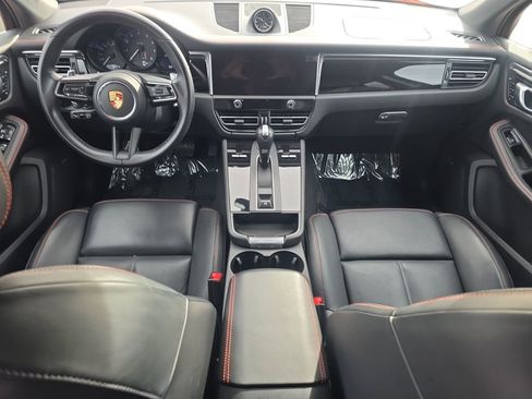 Used 2023 Porsche Macan image 11