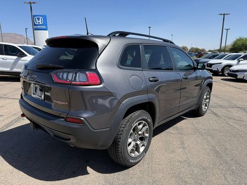 Used 2022 Jeep Cherokee Trailhawk w/ Comfort/Convenience Group AWD/4WD image 5