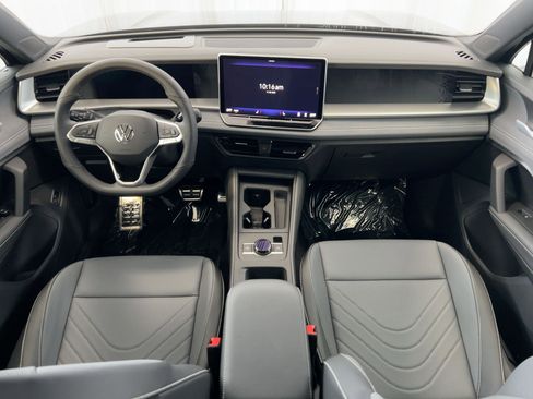 New 2026 Volkswagen Tiguan SE R-Line image 17