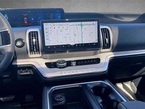 New 2026 Ford Expedition Active image 7