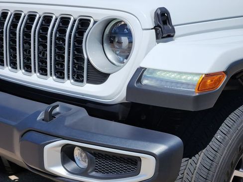 Certified 2026 Jeep Wrangler Unlimited Sahara AWD/4WD image 8