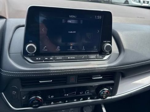 Certified 2023 Nissan Rogue SV w/ SV Premium B Package AWD/4WD image 15