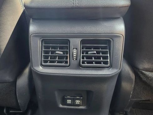 Used 2019 Toyota RAV4 XSE AWD/4WD image 18