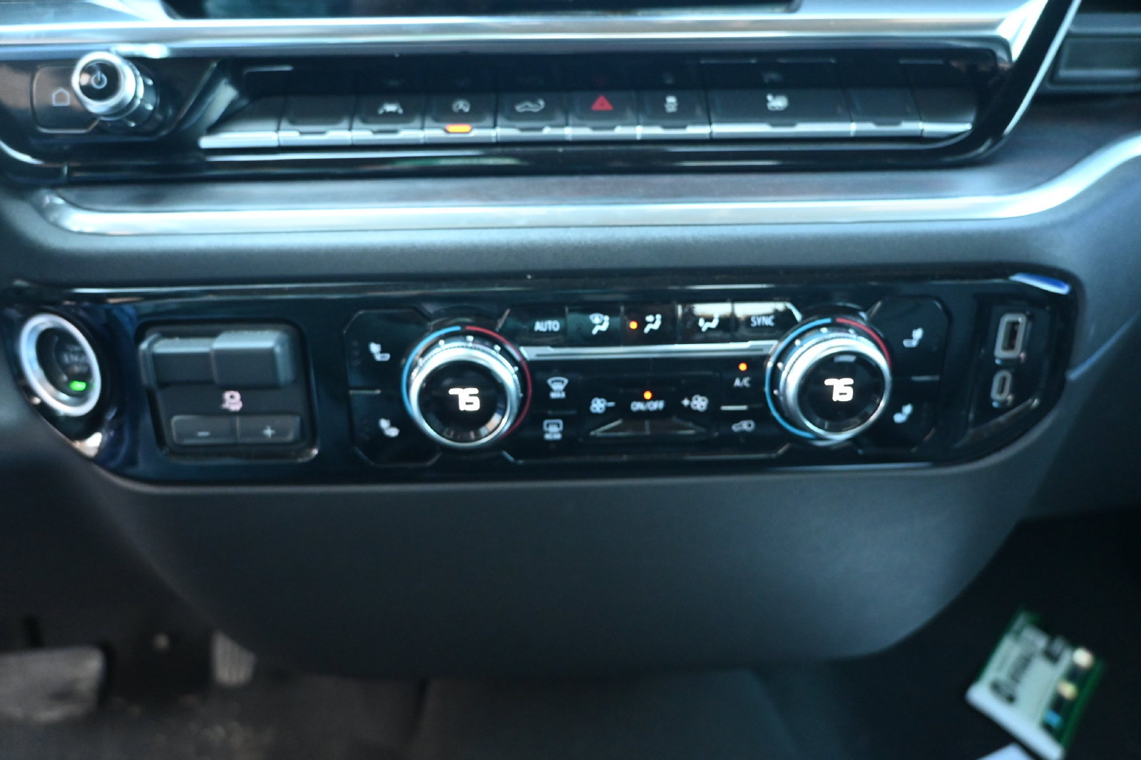 Used 2025 GMC Sierra 1500 SLT RWD image 18